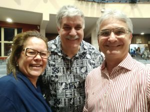 Da esquerda para direita: Telma Luize, Pr. David Hamilton e Pr. Luis Luize